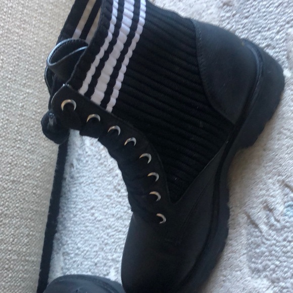 Boots - Picture 3 of 4